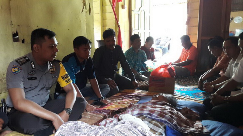 3 Warga Desa Kota Bangun Dikunjungi Bhabin Ferry Monika